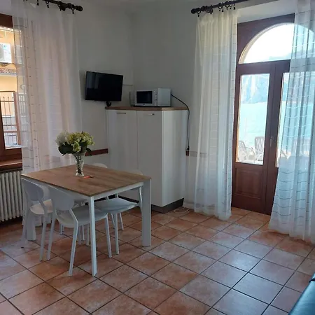Zwei-zimmer-wohnung Mit Seeblick By Interhome * Malcesine
