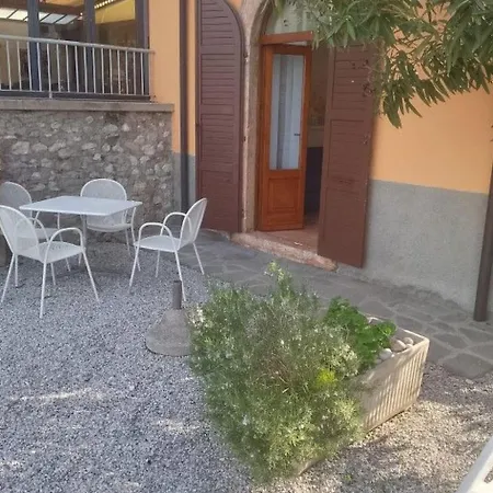 Zwei-zimmer-wohnung Mit Seeblick By Interhome *